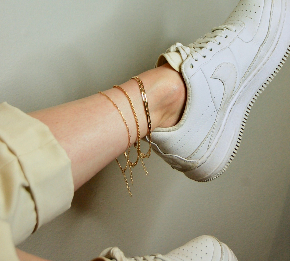 Nike shoes with gold anklet